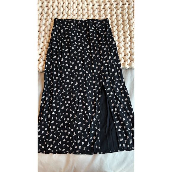 Hollister Floral Midi Skirt - Picture 4 of 5
